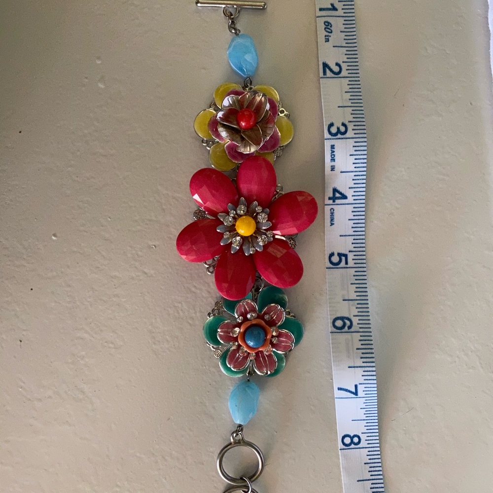 Springtime flower bracelet - Picture 2 of 4